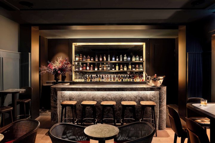 Lounge 53 of 66