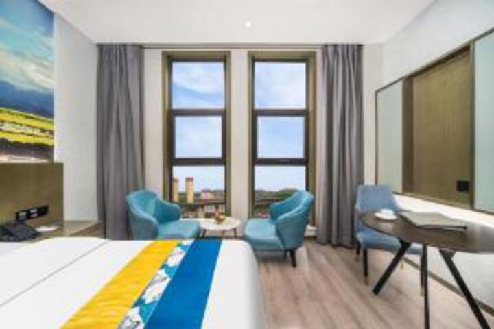 Room 10 of 10