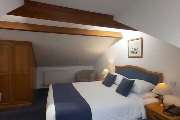 Room 8 of 30