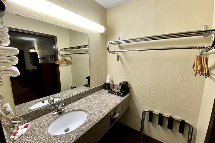 Bathroom sink