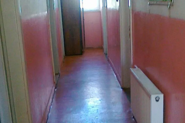 Room 5 of 10