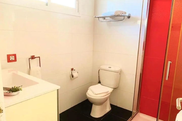 Room 7 of 19