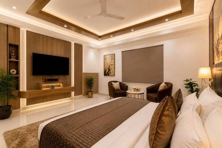 Room 5 of 14