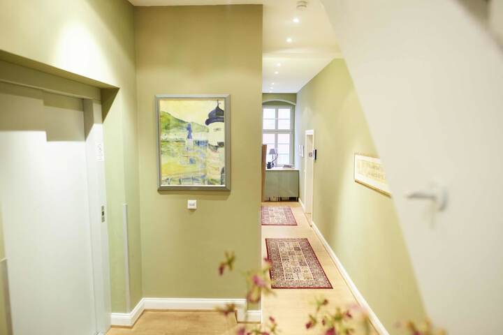 Ballroom/Hall 152 of 179