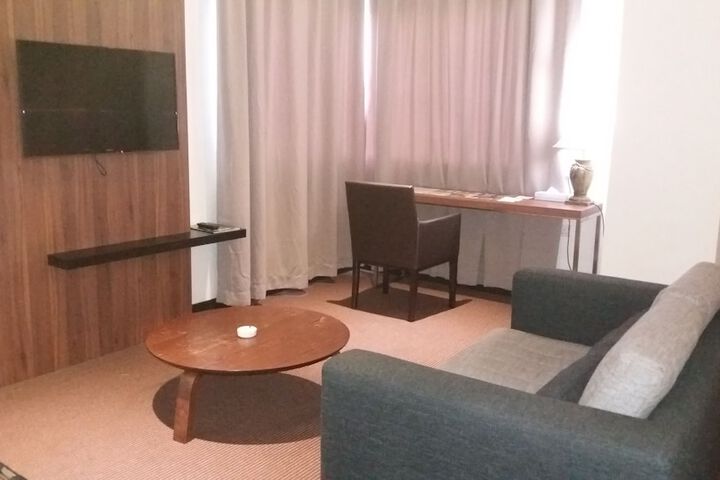 Room 17 of 31