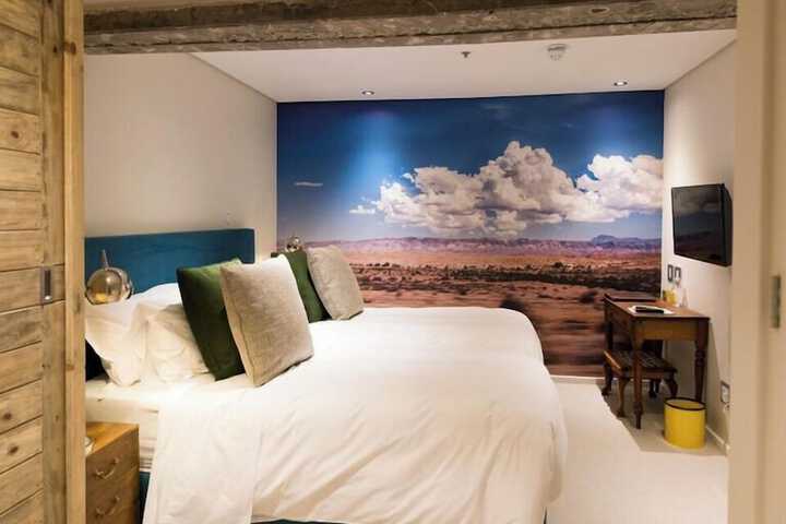 Room 30 of 46