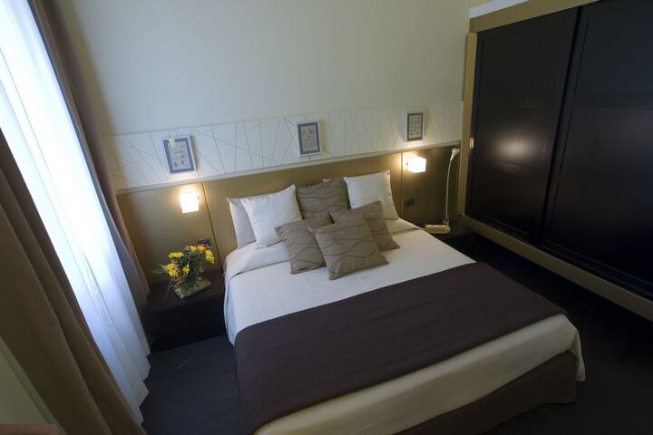 Room 14 of 31