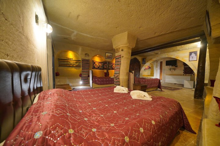 Room 33 of 130