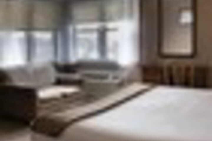 Room 38 of 168