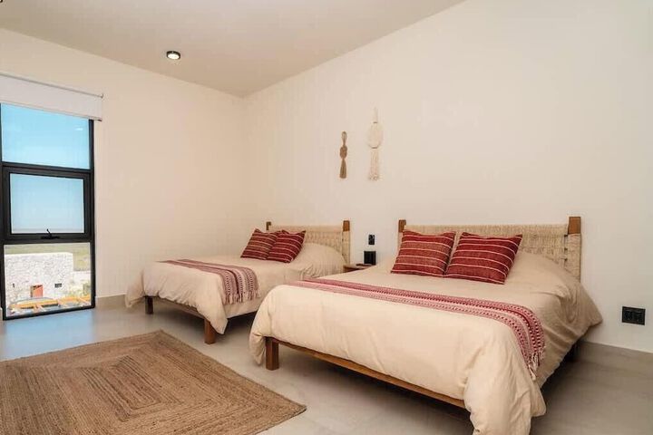 Room 14 of 90