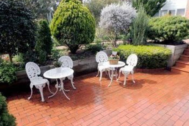 Hotel Exterior 13 of 23