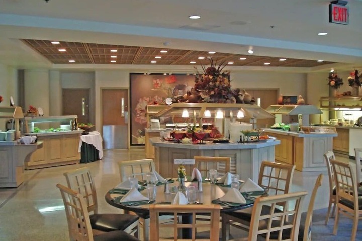 Dining 20 of 55