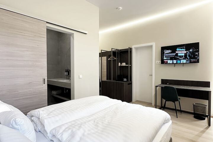 Room 18 of 75