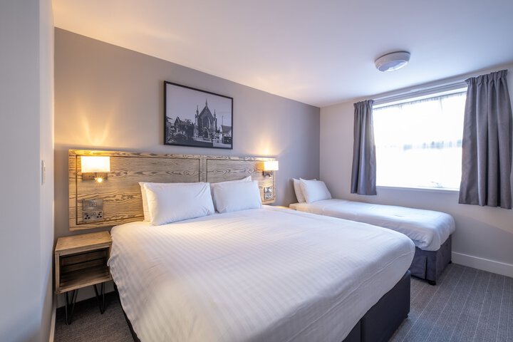 Room 4 of 30