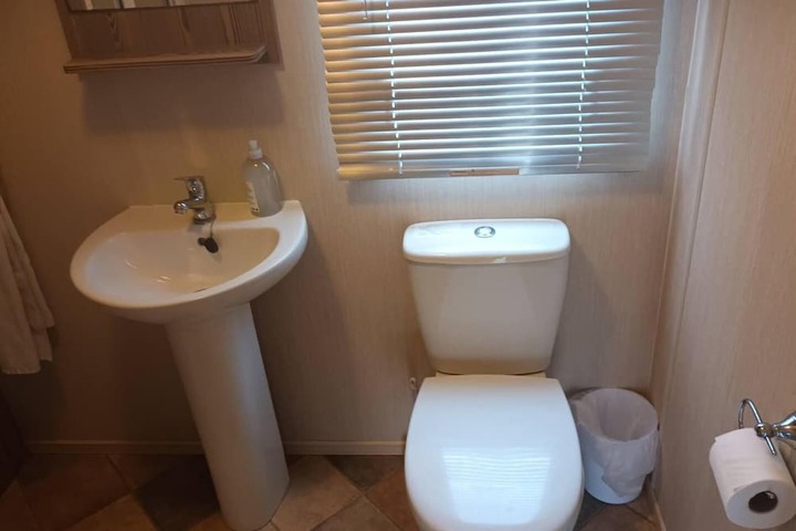 Room 10 of 25