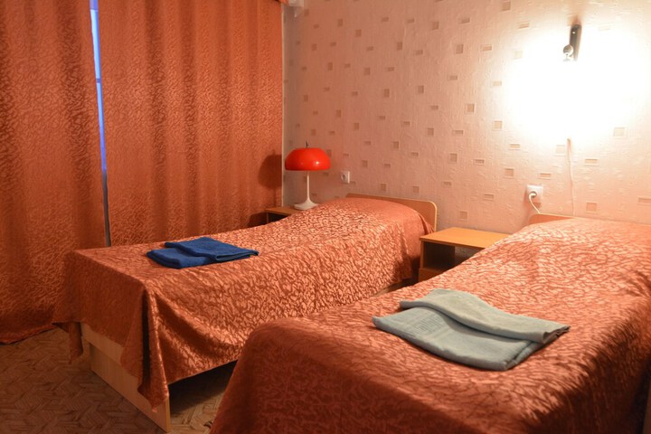Room 36 of 100