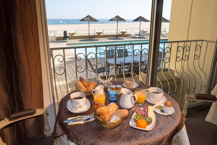 Breakfast/Coffee Service 51 of 71