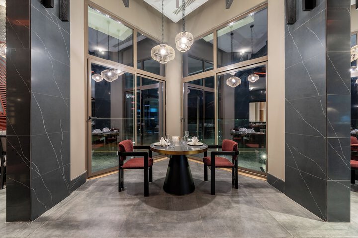 Dining 74 of 137