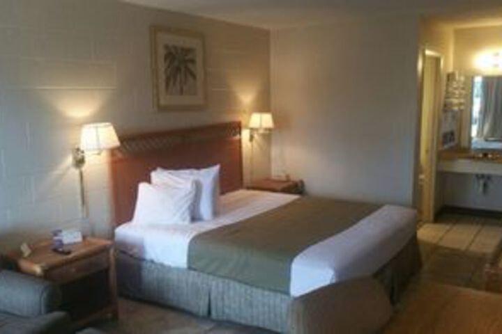 Room 51 of 60