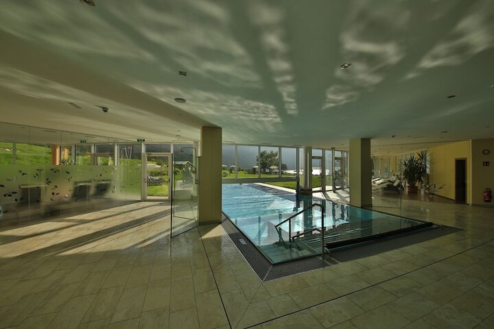 Pool 21 of 50
