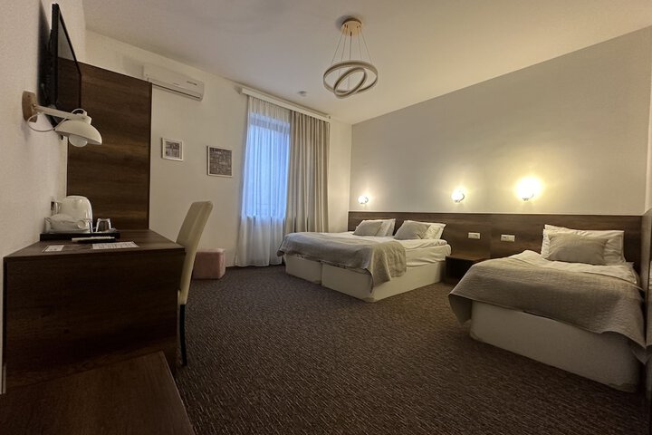 Room 16 of 68