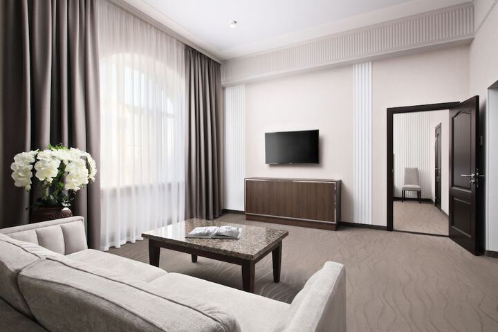 Room 52 of 112