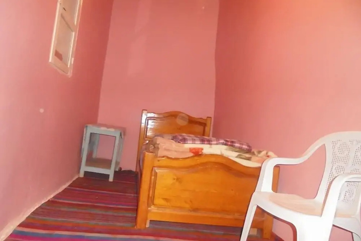 Room 5 of 11