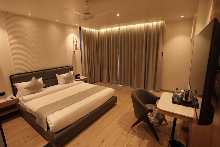 Room 15 of 36
