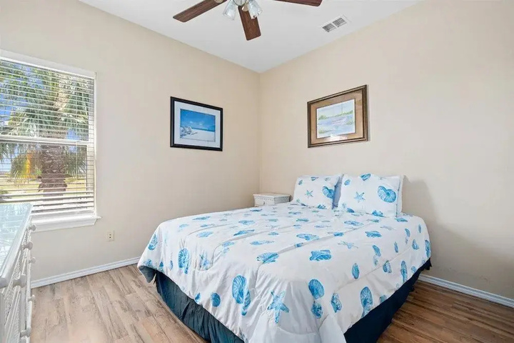 Room 4 of 13