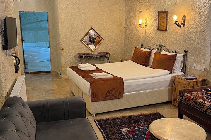 Room 37 of 67