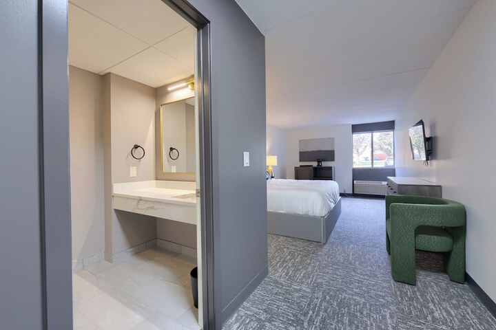 Room 48 of 99