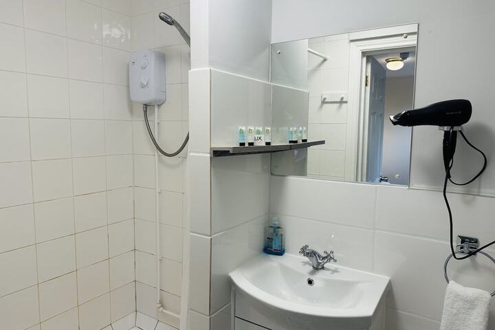 Room 10 of 26