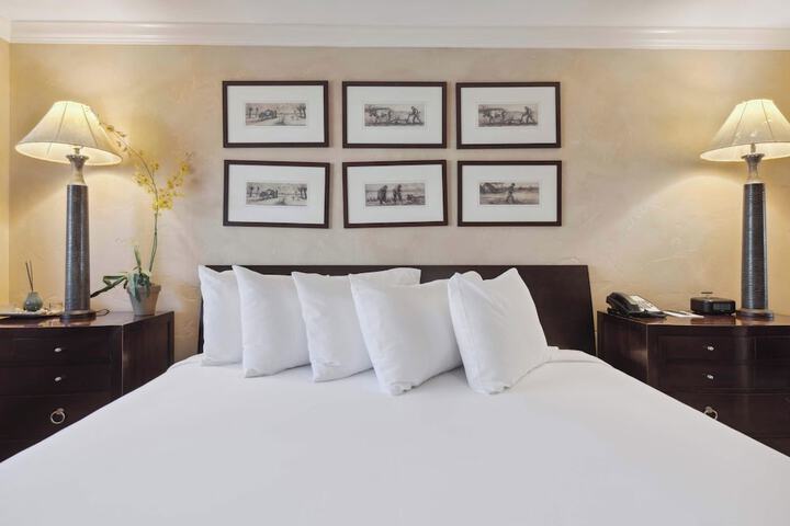 Room 33 of 192