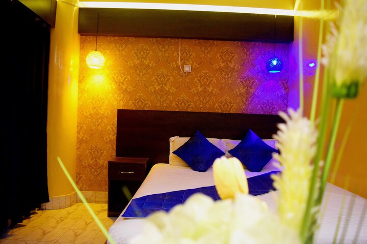 Room 2 of 22