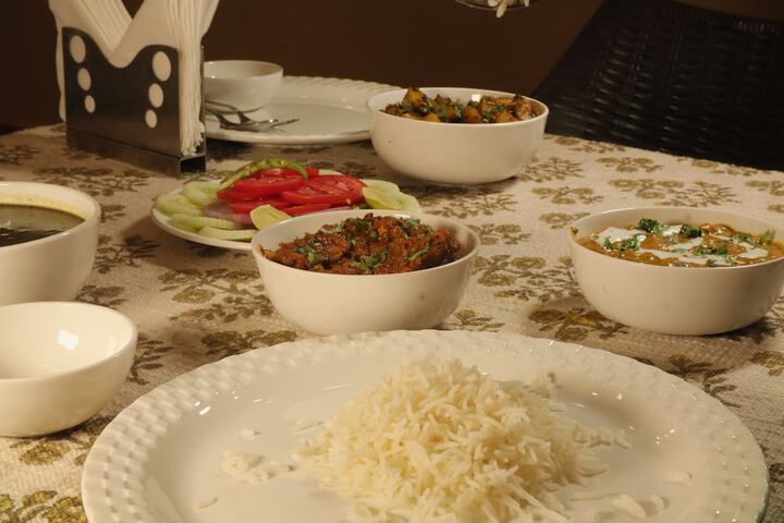 Dining 16 of 23