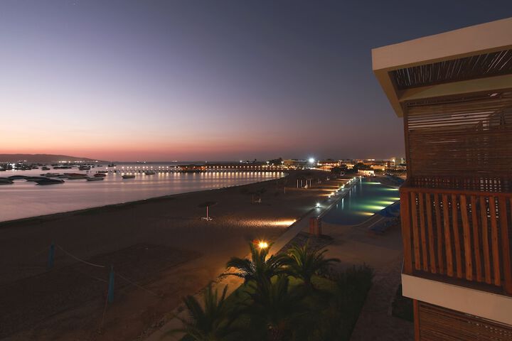 Pools & Facilities