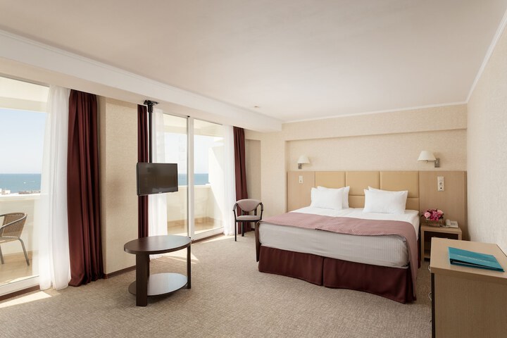 Room 12 of 71