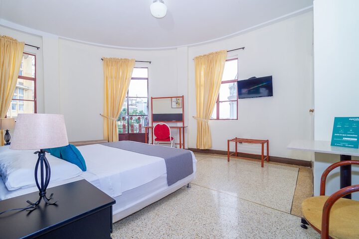 Room 10 of 25