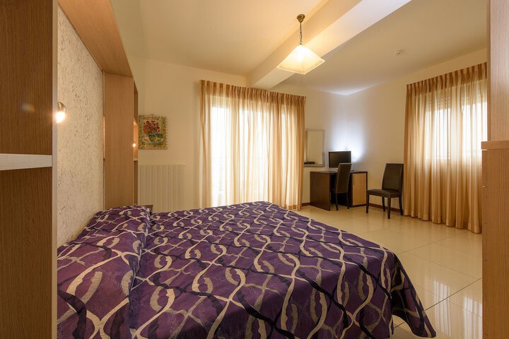 Room 14 of 49
