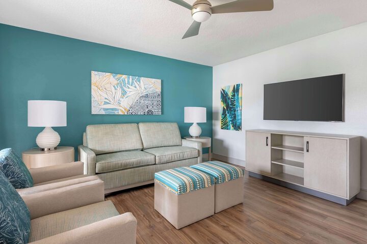 1 Bedroom Plus Suite Queen Bed Sofa Balcony (6 of 20)