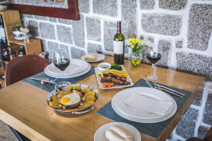 Dining 46 of 124