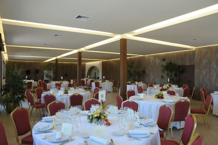 Ballroom/Hall 54 of 79