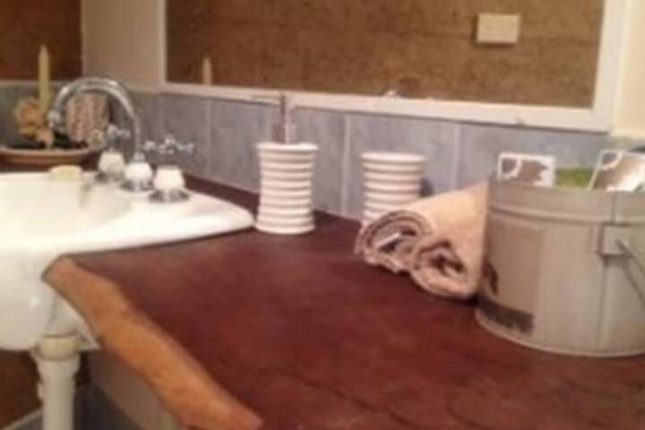 Room 2 of 2