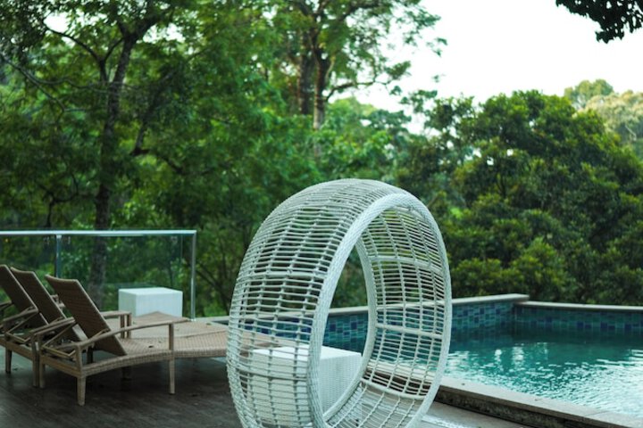 Pool 52 of 84