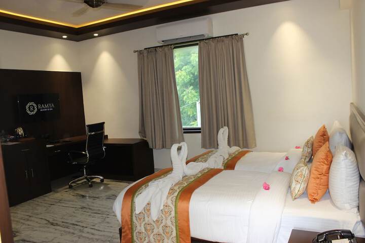 Room 44 of 101