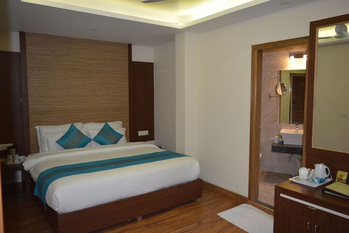 Room 12 of 70