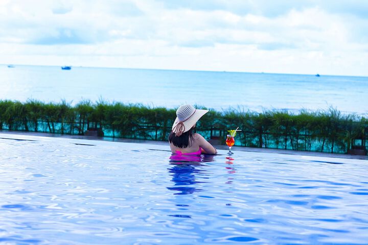 Pools & Facilities