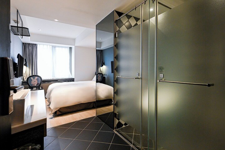 Room 122 of 146