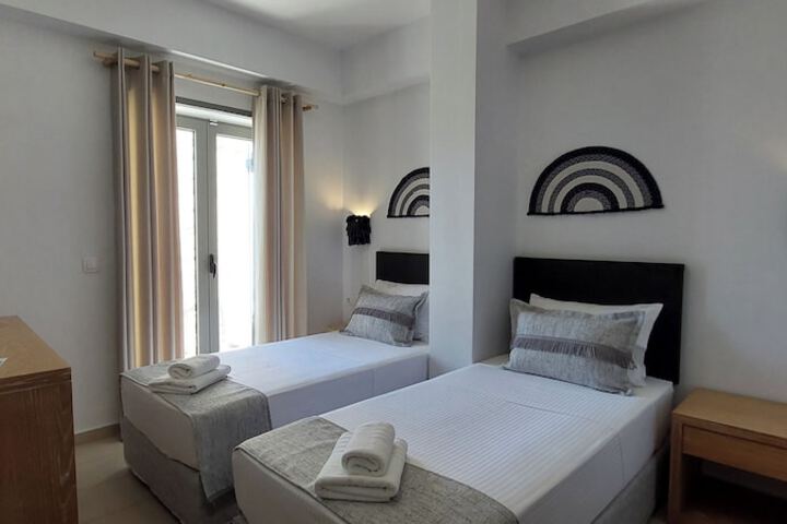 Room 5 of 38