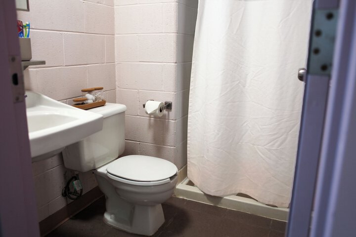 Room 5 of 12